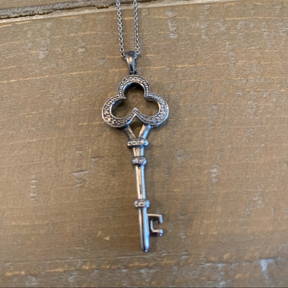 Diamond Key Pendant - Picture 4 of 10